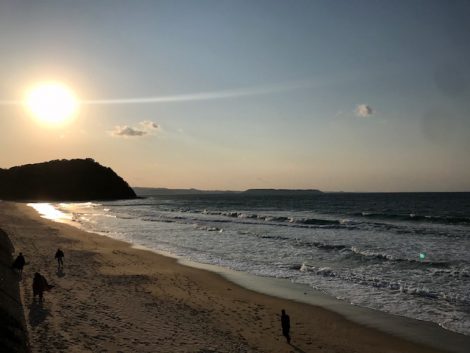 糸島観光スポット　姉子の浜の夕日